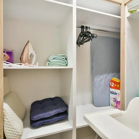 Azure View 2br Luxury - Free Parking