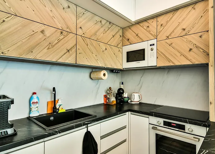 Azure View 2br Luxury - Free Parking Apartment *