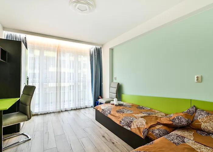 Azure View 2br Luxury - Free Parking Apartment *